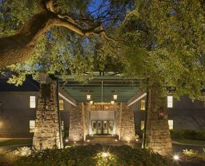 The Lodge at Ballantyne, Charlotte North Carolina Meeting Retreat, Wedding Venue | Exterior Entrance View